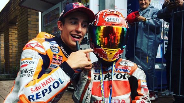 catarina93_73's tweet photo. @marcmarquez93 & Mini Marc at @motegi_english
#TheRedVolution has no limits, no borders, no end!!!
#PowerOn93 #MM93
(📷UniversMotoGP) https://t.co/oibxZB21XJ