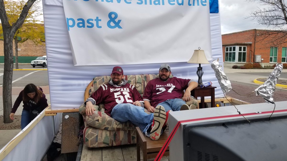 Grizzly Homecoming!!!! Almost ready for the parade. #MTGriz #LifeAtATT #WeAreEntertainment #CareerGoals <a href="/moebrian82/">Brian Moe</a> <a href="/BennyBurns0512/">KAZ Houses</a>
