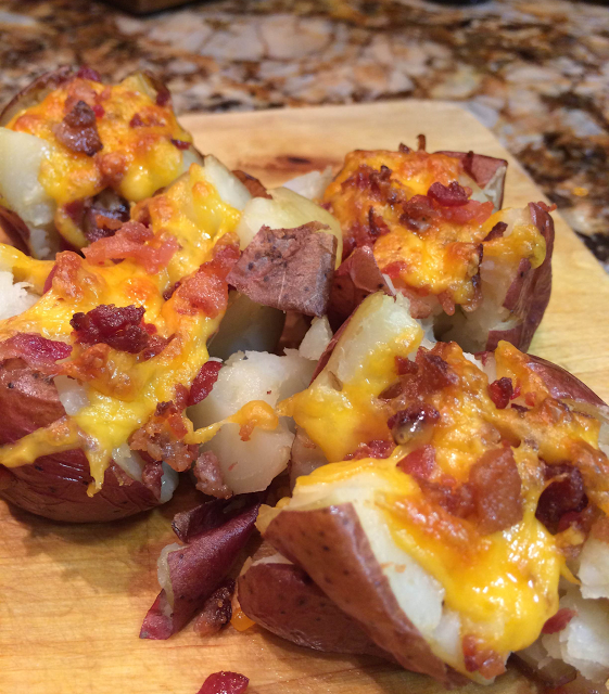 BalCinRecipes's tweet photo. Bacon & Cheddar Stuffed Potatoes 🍴
https://t.co/KO29AiZsmO
#bacon #RecipeOfTheDay #reciPEAforsuccess #recipieoftheweek #potato #recipes #yum https://t.co/nU4BO1Dm9i