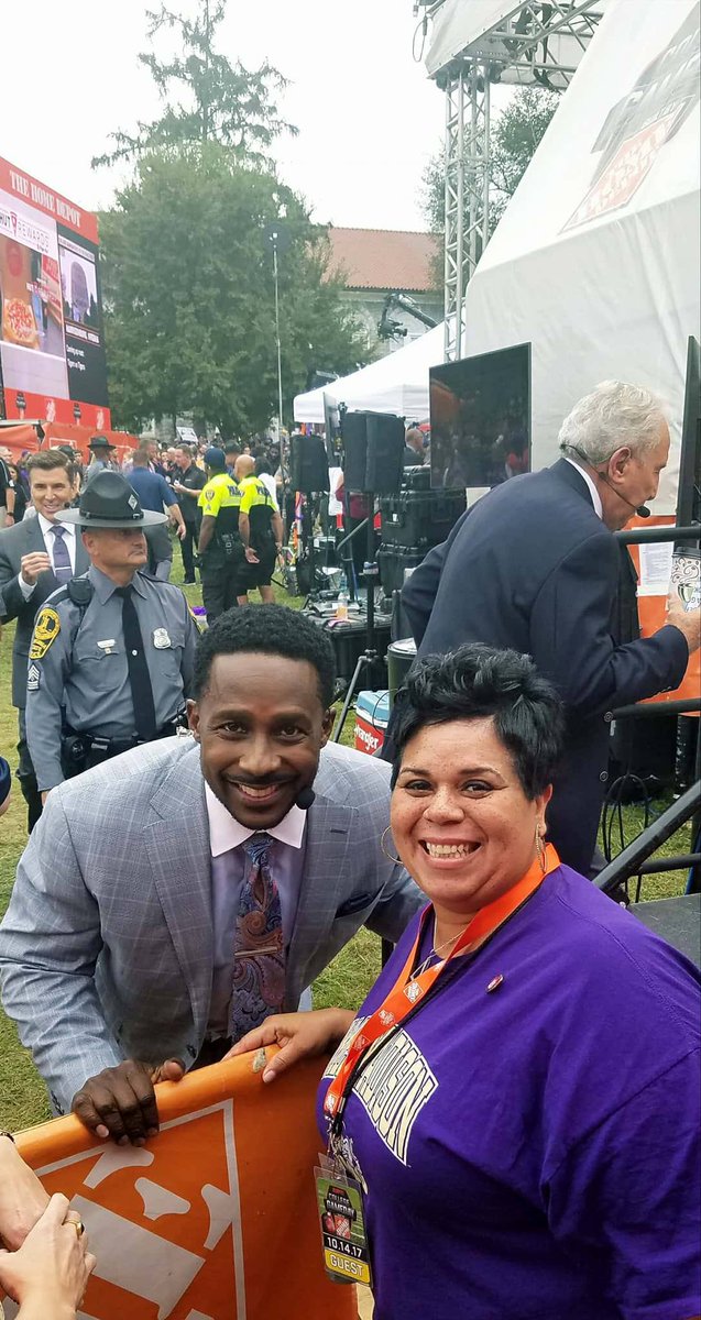 deanna4council's tweet photo. With Heisman Trophy winner and Super Bowl MVP @DesmondHoward of @CollegeGameDay on the #JMU campus in #Harrisonburg, VA. #GameDayJMU https://t.co/RvMK4HUVem