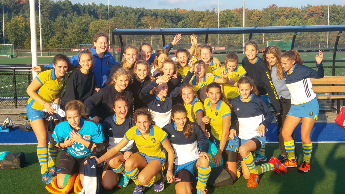 Na <a href="/HMHCHilversum/">HMHC Hilversum</a>   MA1 speelt ook MB1 super. Beide promoveren naar resp. Super A en Super B. Geweldige prestatie van ons cluppie <a href="/KNHB_NL/">KNHB</a>