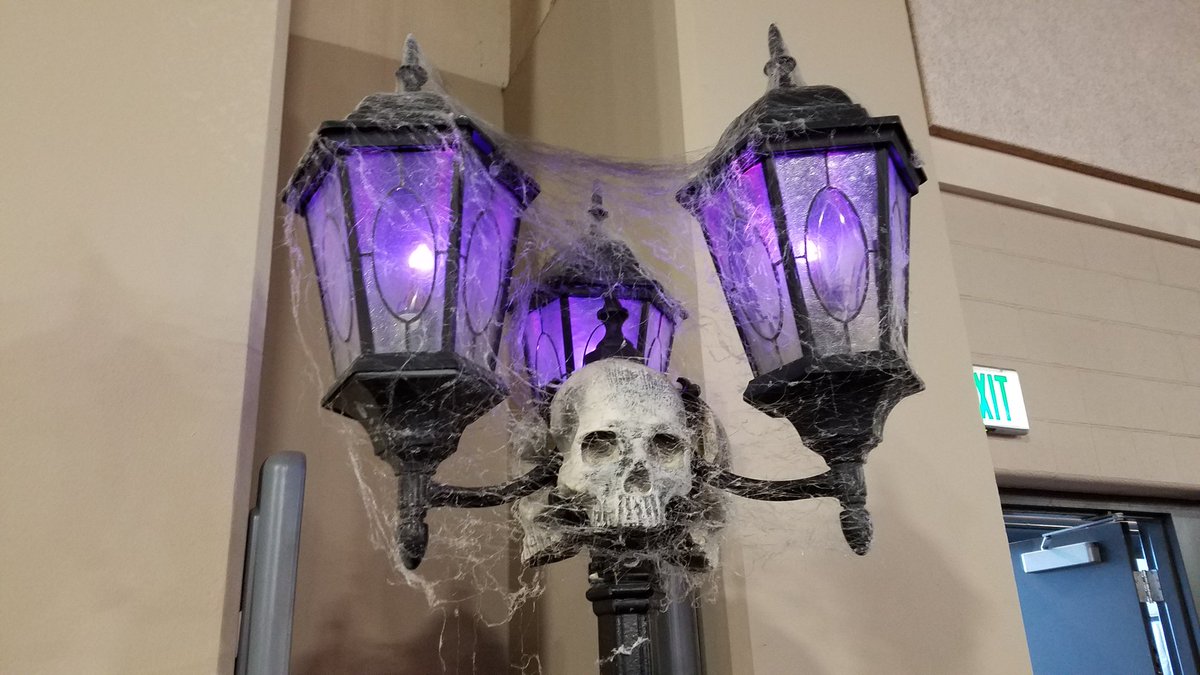 HowlingFunGames's tweet photo. Who's ready for day #2? @UTHalloweenExpo #UHE17 #HowlingFunGames #Booth602 https://t.co/O9c4luzb81