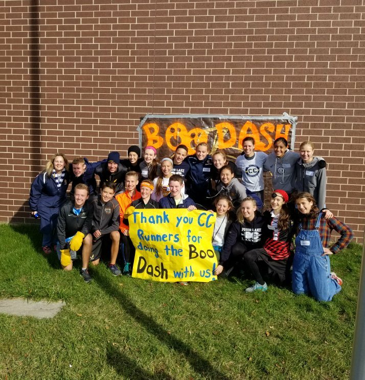 ELAC_advisory's tweet photo. Thank you Prior Lake Cross Country for helping at the Boo Dash #ELAC_ADVISORY #ELBOODASH2017 https://t.co/DweVnZoP4Q