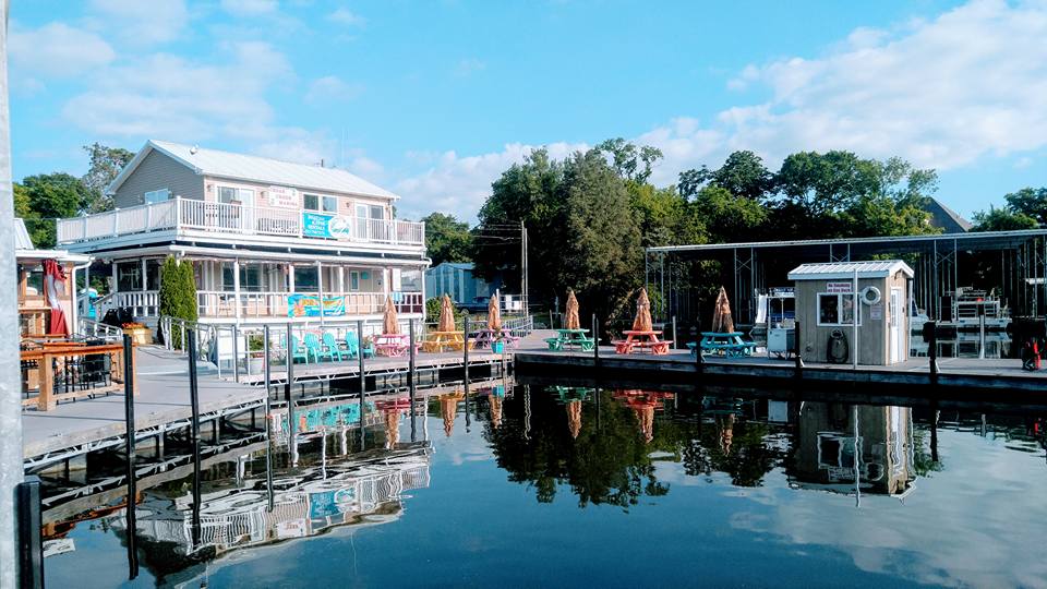 VisitMtJuliet's tweet photo. It's a beautiful day to enjoy a peaceful lunch on the lake. Cedar Creek Marina #CityBetweentheLakes #LakeLife #LakeLifeinMJ https://t.co/TKYzOL8DYM