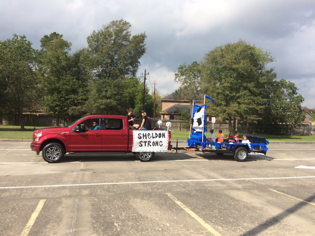 KingHSPanthers's tweet photo. #KHSHomecoming2017 #SheldonStrong #ilovesheldon #PantherPride #homecomingweek #homecoming2k17 @SheldonISD @MccallDemetrius https://t.co/NF0ZTcniXc