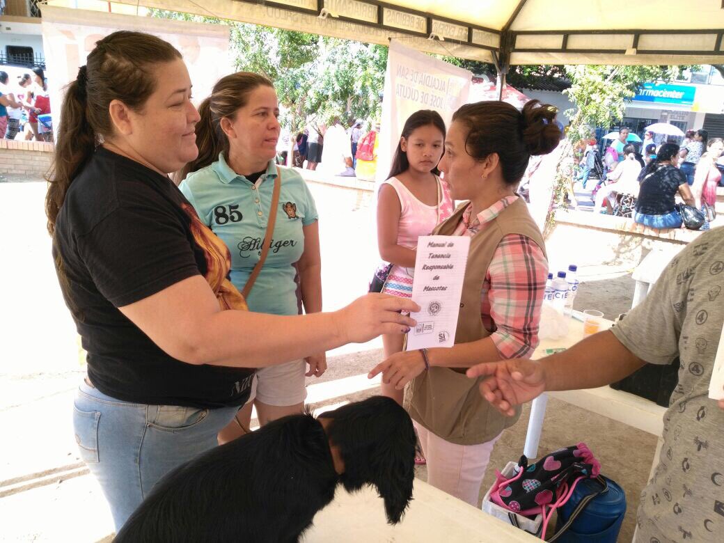 AlcaldiaCucuta's tweet photo. Porque los animalitos también son parte importante para nuestra Administración, realizamos con éxito la campaña "Tu Mascota y la Alcaldía". https://t.co/B4VoqKV9I1