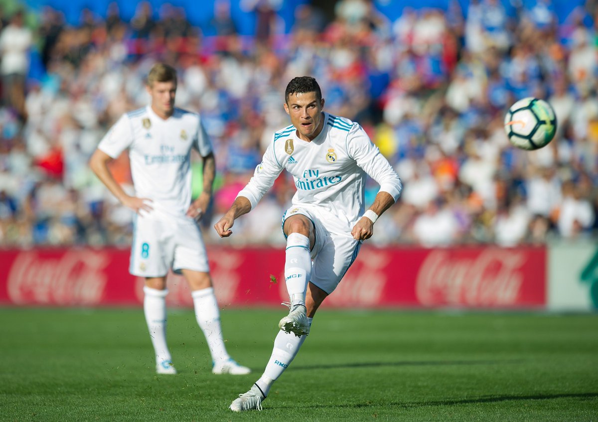 Squawka's tweet photo. Cristiano Ronaldo has scored his first LaLiga goal of 2017/18 with his 28th shot of the season.

Drought finally over. https://t.co/uFq9vbdM7V