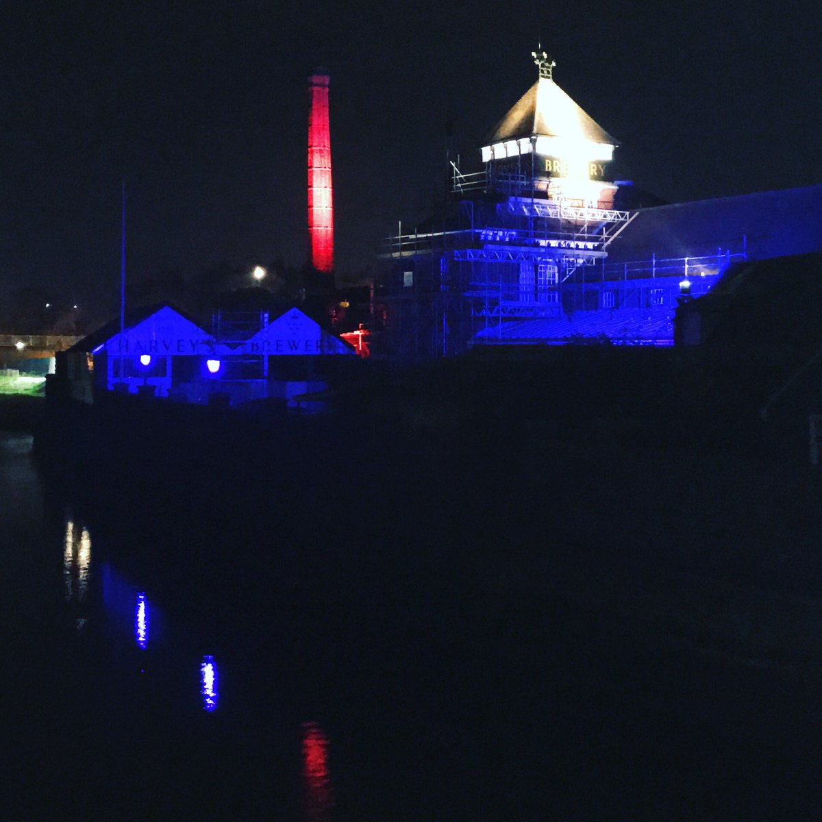 susanlakelight's tweet photo. Check out @susanlakelight light installation at Harvey's Brewery this weekend #LewesLight2017 #lightfestival https://t.co/T84ZEzMJzK