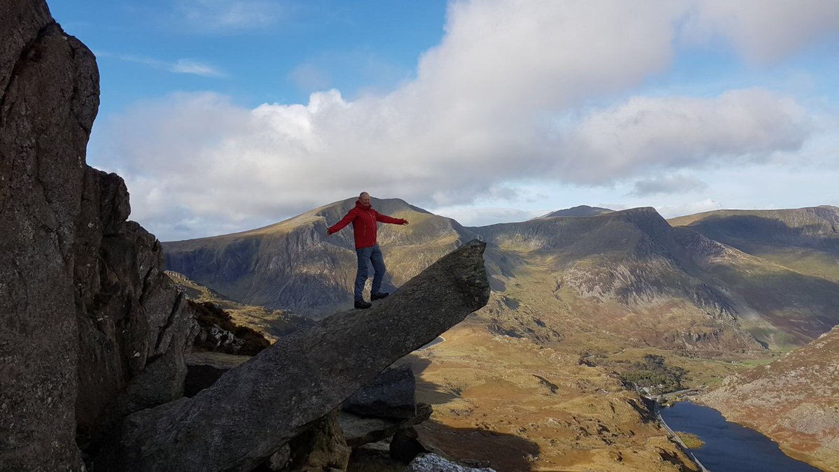 AllanTurnock's tweet photo. Tryfan on Thursday and Shropshire Hills today https://t.co/ikO58s59mJ