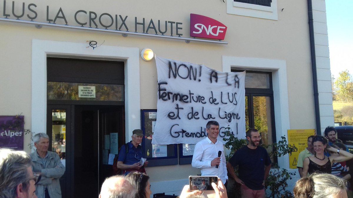 _corinnebernard's tweet photo. Usagers de la ligne des Alpes contre la fermeture de la gare de Lus et la suppression des trains! @auvergnerhalpes et Etat doivent investir! https://t.co/hRhDBvUfv5
