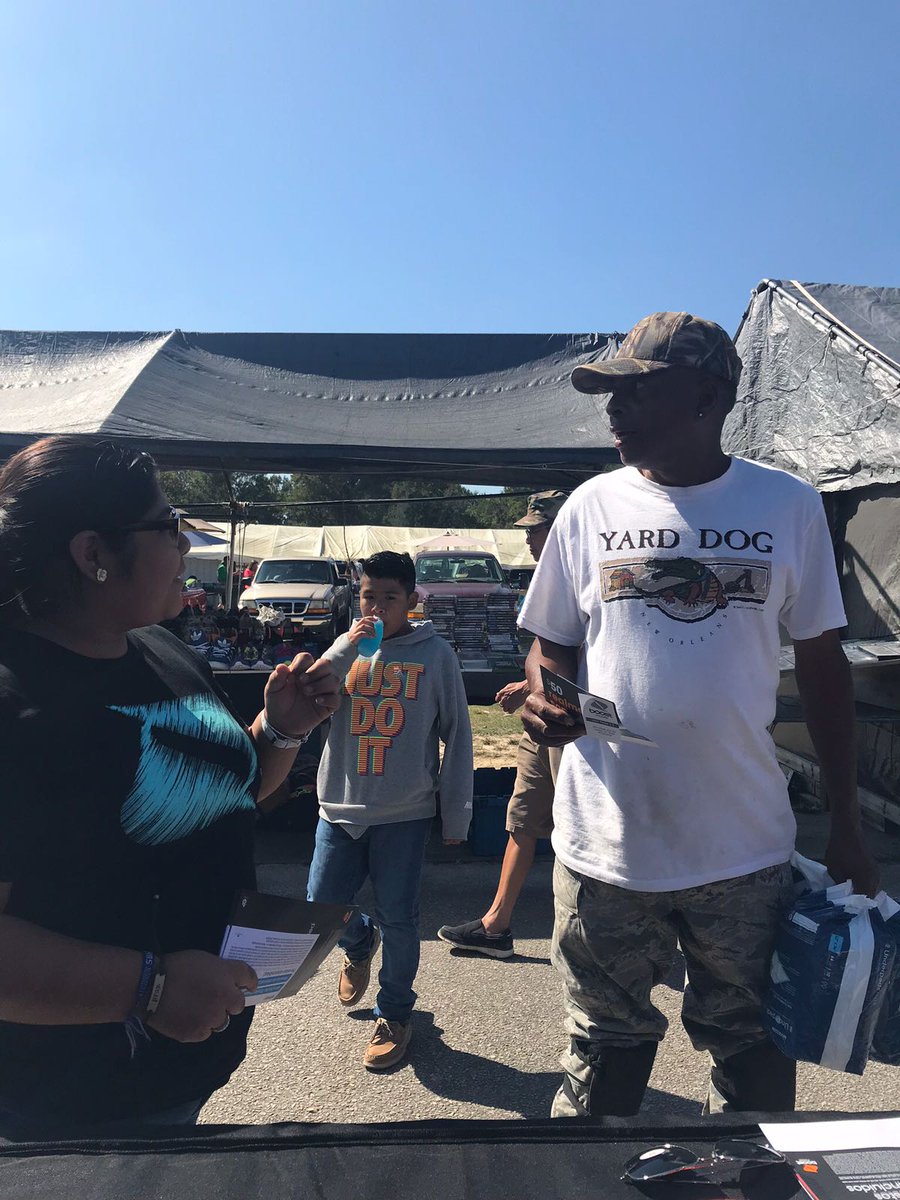 CmBoostmobile's tweet photo. Eva taking over the Ladson flea market with awesome Boost Mobile flyers 💪 https://t.co/iaMAthgRIK