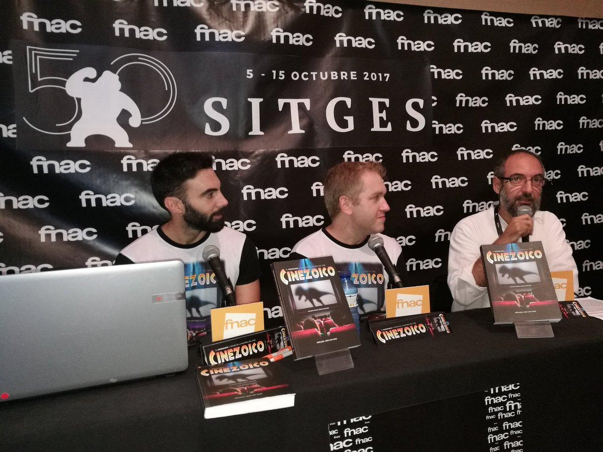 TiniAlberto2k13's tweet photo. Presentación #Cinezoico  #sitges2017 https://t.co/aBxz0pHXeW