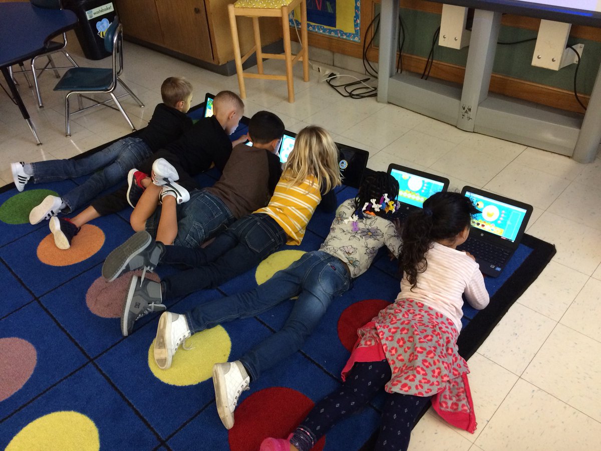 enelsen3's tweet photo. We love our Chrome books #GoGrewenow https://t.co/S1JoXWnhlj