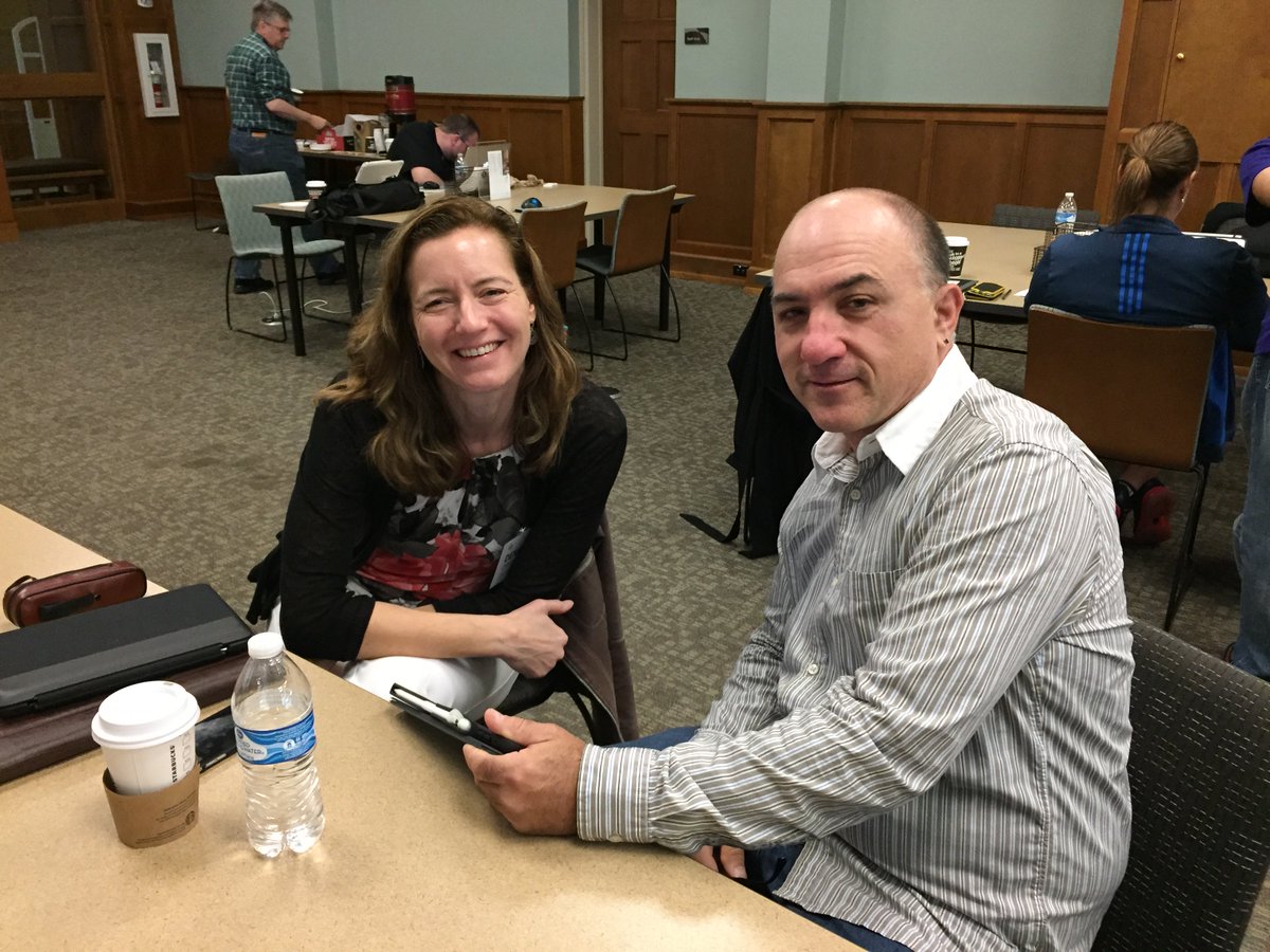 Peggy_Kilburn's tweet photo. #iBAConf - Attendee Rick Bettencourt quizzes speaker Denise Clifton re iBooks Author for investigative journalism: https://t.co/W1aFJ7FtpL https://t.co/vqa2k8i8CZ