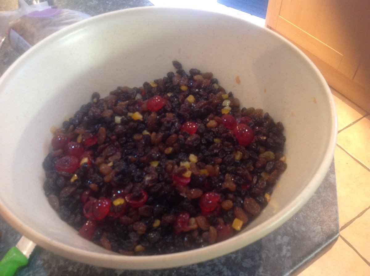 JanetThomas47's tweet photo. Sat tasks complete
โ๏ธChutney
โ๏ธFruit in brandy
And all whilst following / watching #agile17 #ATOCP2017 https://t.co/53Gtyrpcok