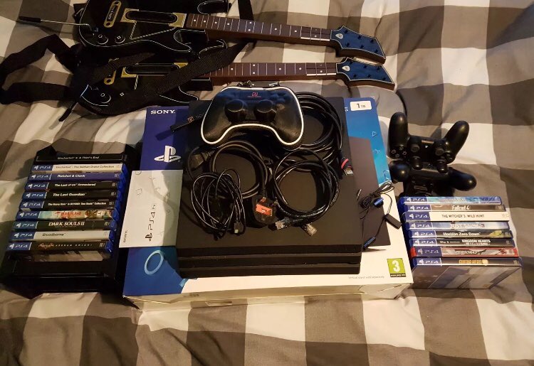 RightDrop's tweet image. PS4 PRO 1TB BUNDLE FOR SALE DM ME FOR MORE INFO SELLING FOR £150 PAYPAL // Dm me