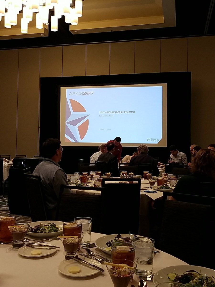 APICSlincoln's tweet photo. Conference begins with the Leadership Summit! #APICS2017 https://t.co/ip8jfUV7Xq