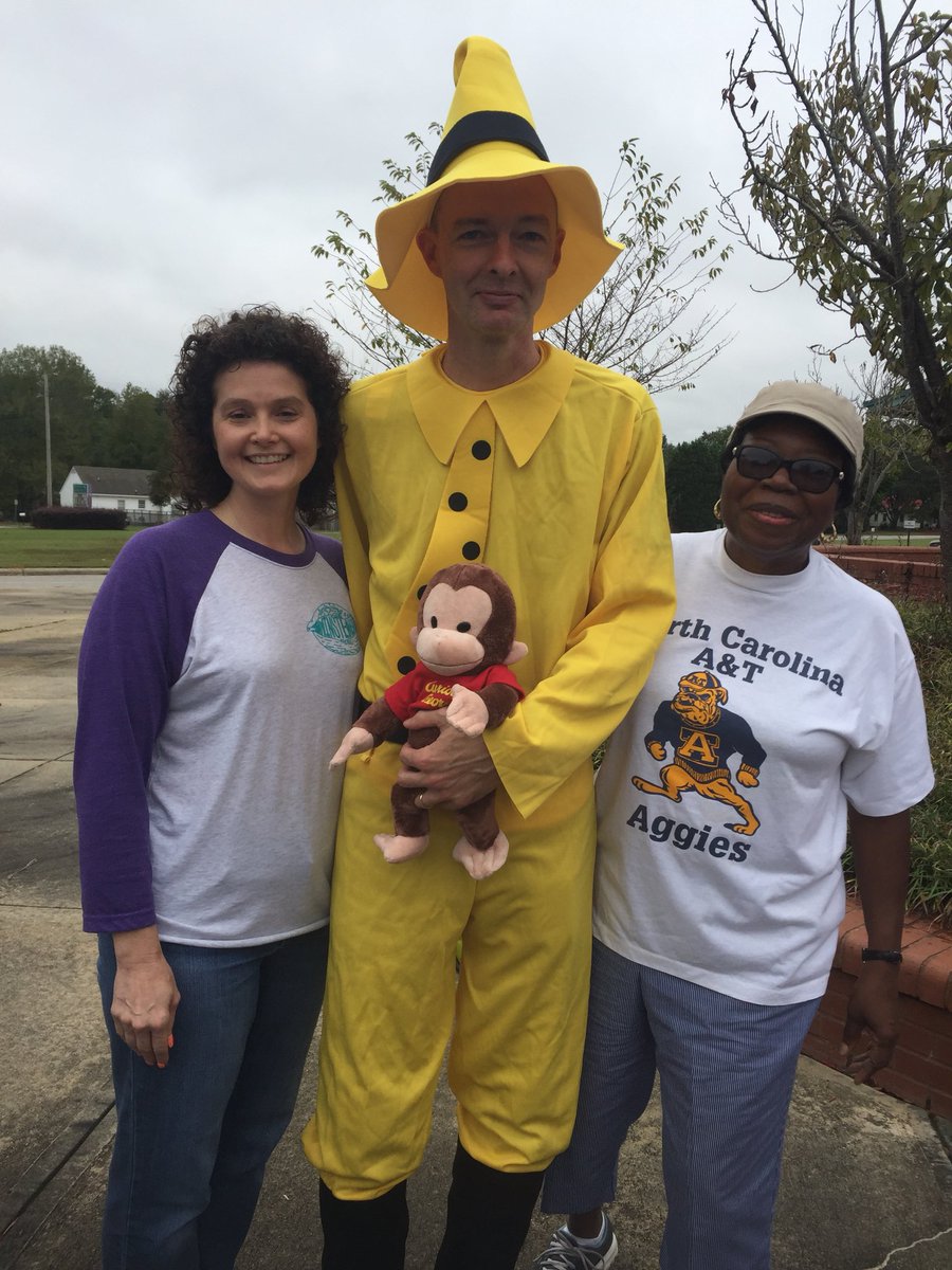 Wave_Wahoos's tweet photo. Curious George bike ride. https://t.co/m4gCZS1F2S