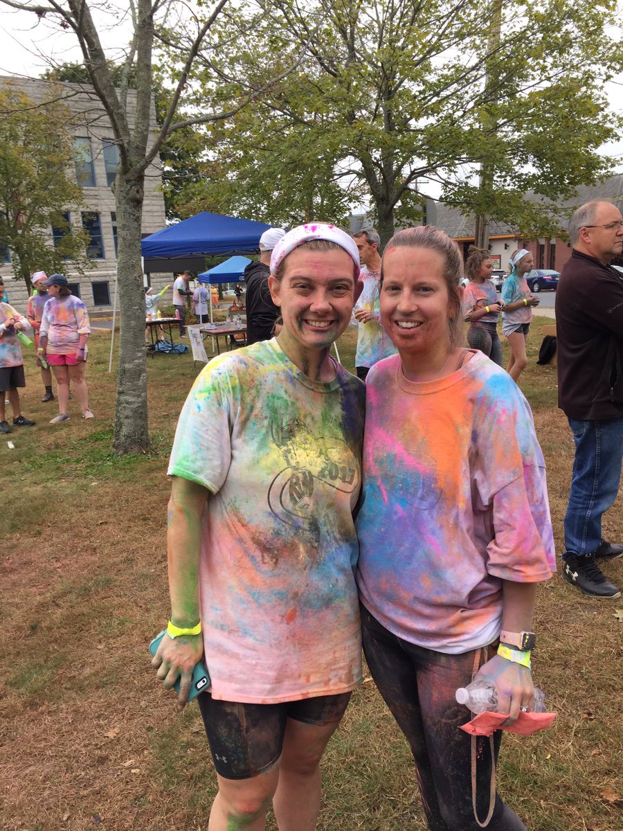 stacyhawks678's tweet image. Great time at the 2017 SMS Color Run! What a great event ❤️ all of the volunteers and runners were amazing! #colorrun2017