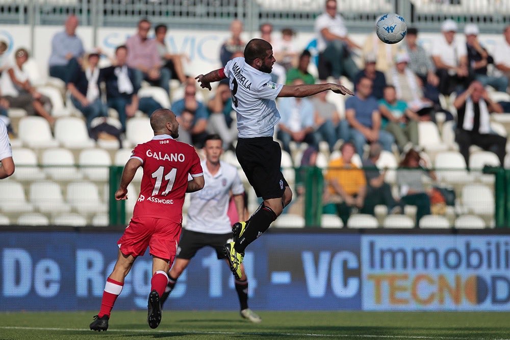 ProVercelli1892's tweet photo. PRO VERCELLI-@fcb1908 2-2 #PrvBar
Leggi il tabellino ➡️ https://t.co/gk5Lc86rzV
(Foto @Iguan89) @Lega_B https://t.co/MwaTPbMtYD