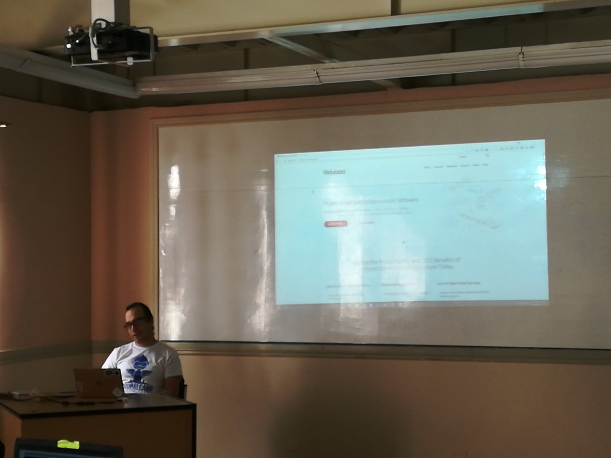 Nimblersoft's tweet photo. Ericmaster dando su taller "Herramientas de Gestión de Infraestructura"
#DrupalCampUIO2017 https://t.co/9AqoWLyGgD