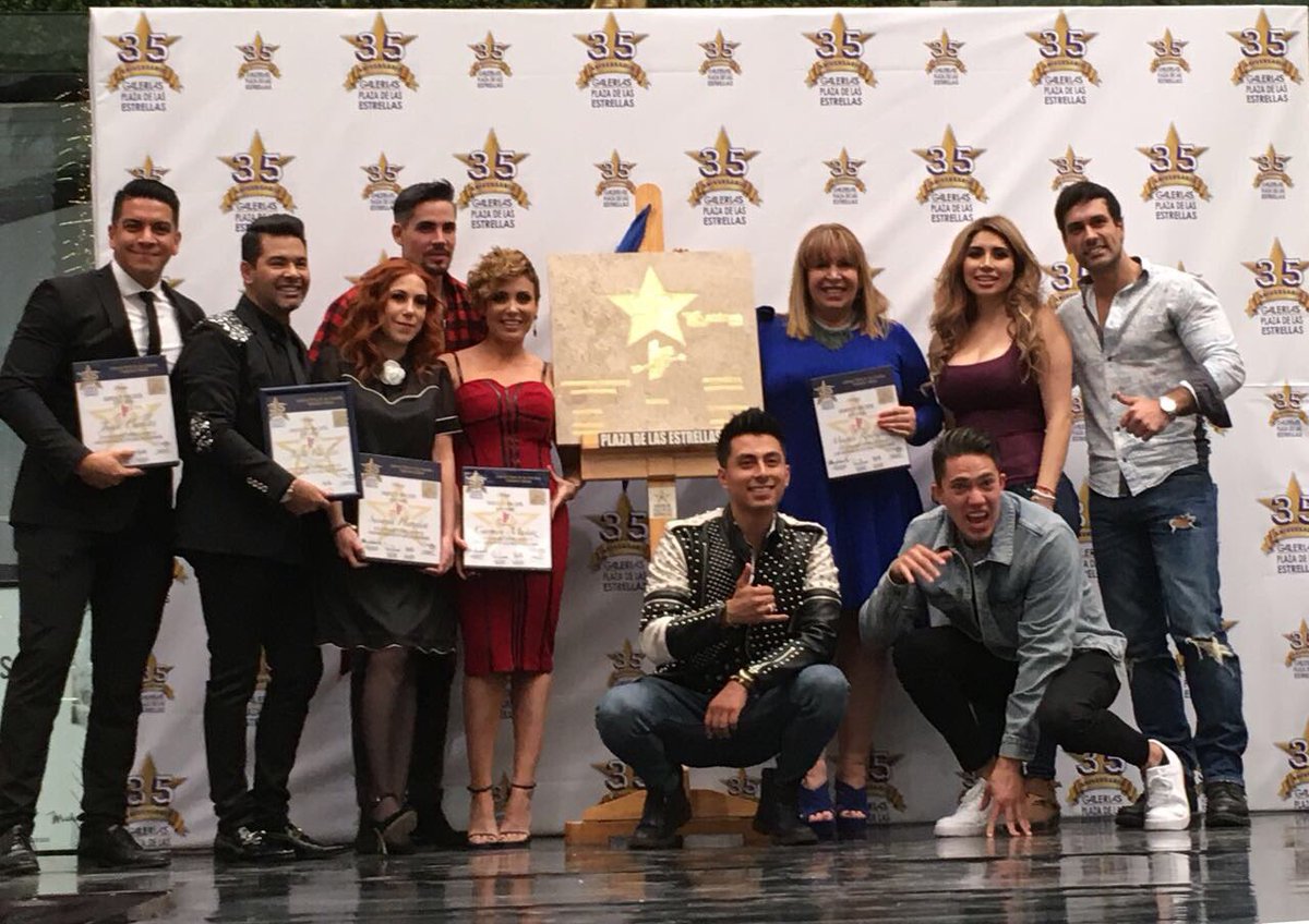carmenmoriginal's tweet photo. Gracias @Plaza_Estrellas por tanto cariño!!!❤️ @magdaproducer @EnamorandonosTV  #1Aniversario #reconocimiento https://t.co/NIPcmdlkQK