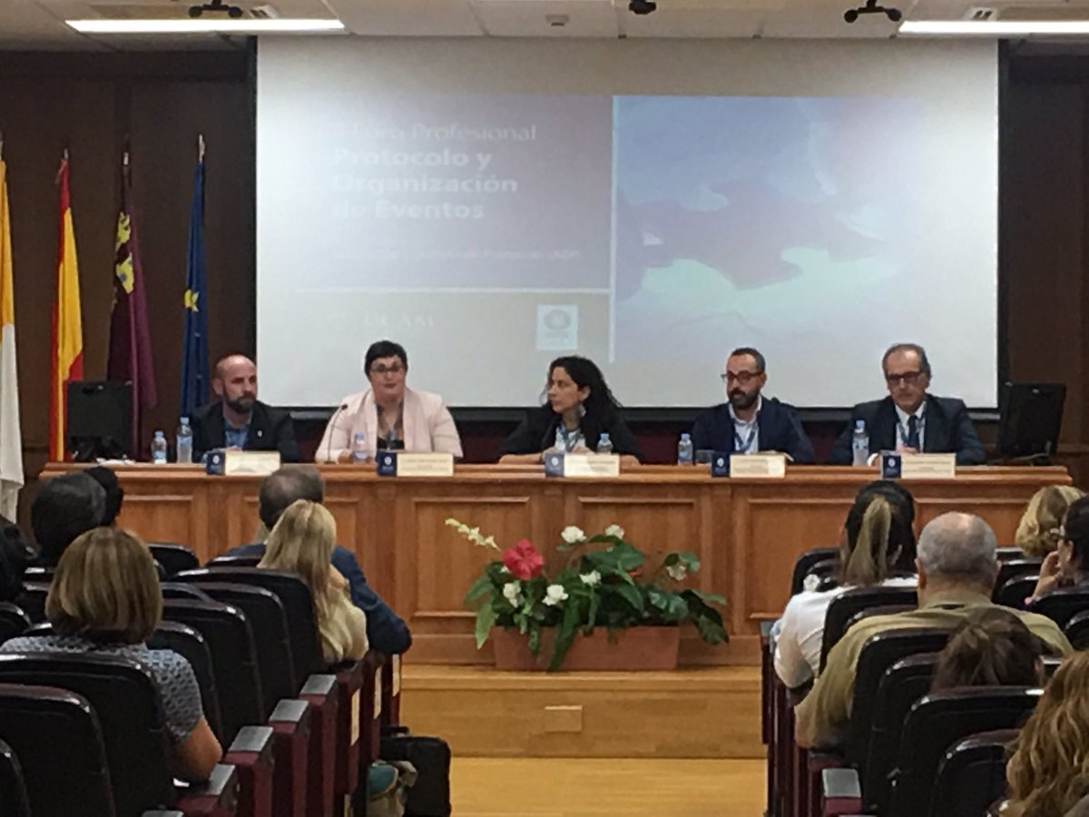 NOAGONPE's tweet photo. #2ProtocoloMurcia Mesa Redonda: "Los grandes eventos como forma de desestacionalizar el turismo" @UCAM @aeprotocolo https://t.co/HK2h3UE1qn