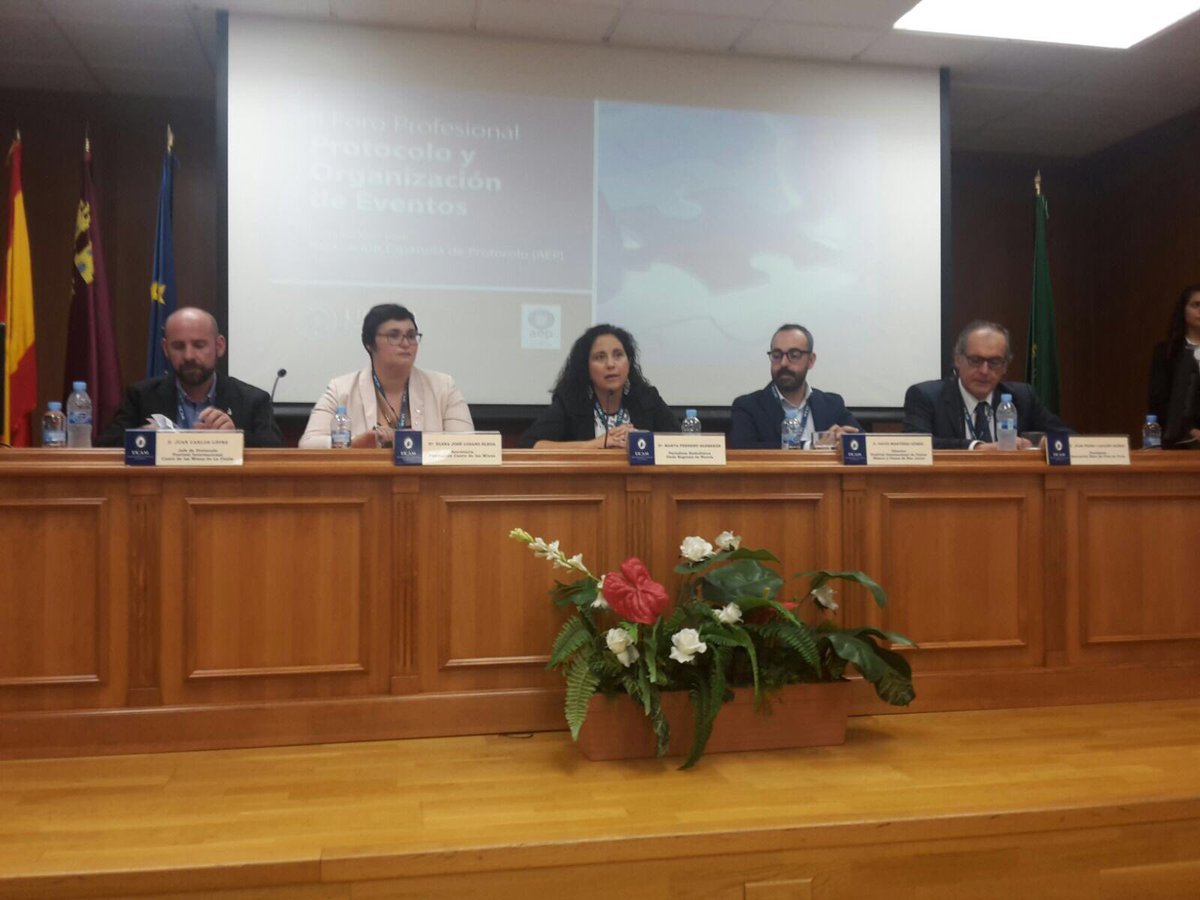NOAGONPE's tweet photo. #2ProtocoloMurcia Mesa Redonda: "Los grandes eventos como forma de desestacionalizar el turismo" @UCAM @aeprotocolo https://t.co/HK2h3UE1qn