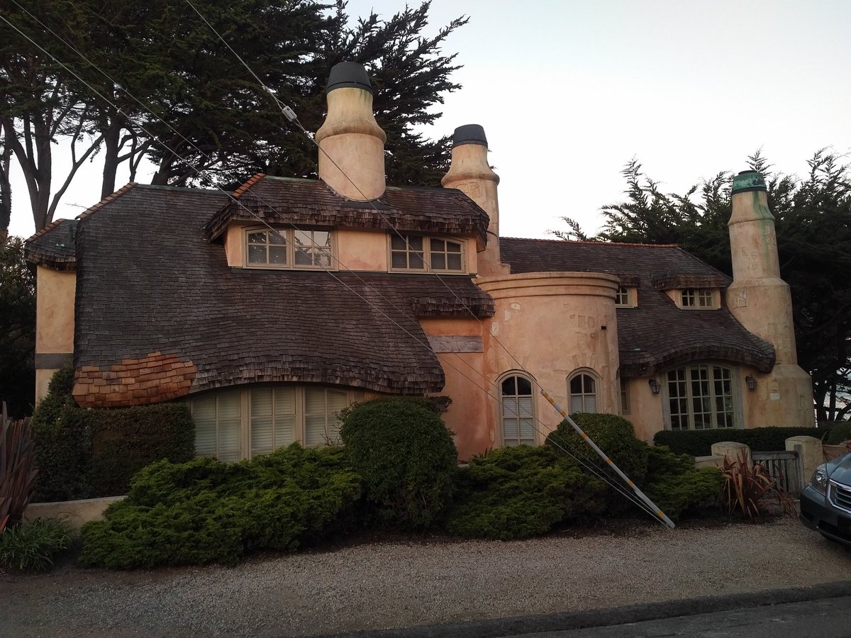 JanODriscoll's tweet photo. Completely forgot about my Cali hacienda! I'm such a #ForgetfulBill sometimes. #cdnpoli cc @Bill_Morneau https://t.co/SRzcIe4PPb