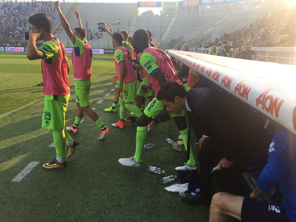 PescaraCalcio's tweet photo. #ParmaPescara #PARPES @Lega_B finisce 1-0 per i #BiancAzzurri https://t.co/qBLBXbQm5p
