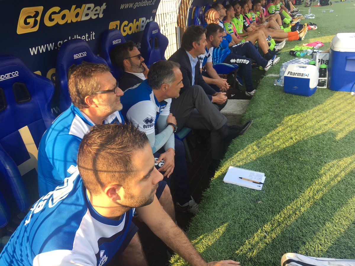 PescaraCalcio's tweet photo. #ParmaPescara #PARPES @Lega_B finisce 1-0 per i #BiancAzzurri https://t.co/qBLBXbQm5p