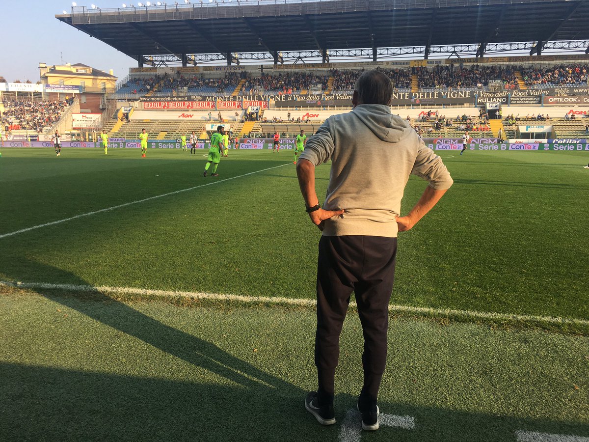 PescaraCalcio's tweet photo. #ParmaPescara #PARPES @Lega_B finisce 1-0 per i #BiancAzzurri https://t.co/qBLBXbQm5p