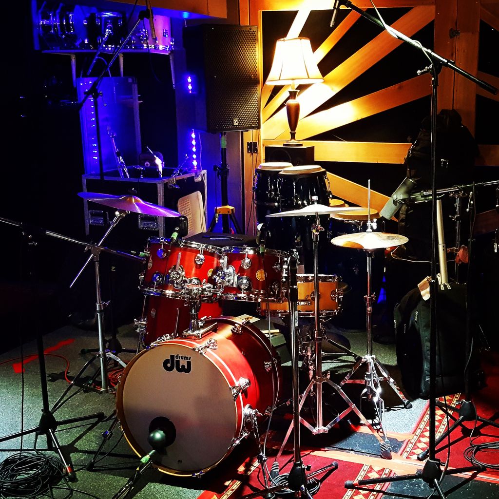 876Studio's tweet photo. Drums are fun.... especially when tracked out on our live floor! https://t.co/NeT7KVsXKI