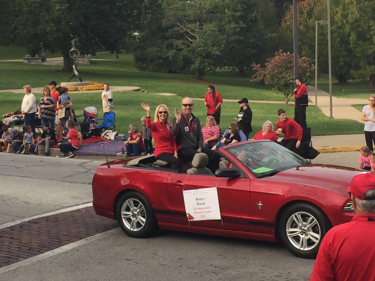 UCM_Alum's tweet photo. #MuleNation, join us in congratulating Barry Davis, our 2017 recipient of the Distinguished Alumni Award! #MulePride #ShowMeUCM #Homecoming https://t.co/3x60DVQZeV
