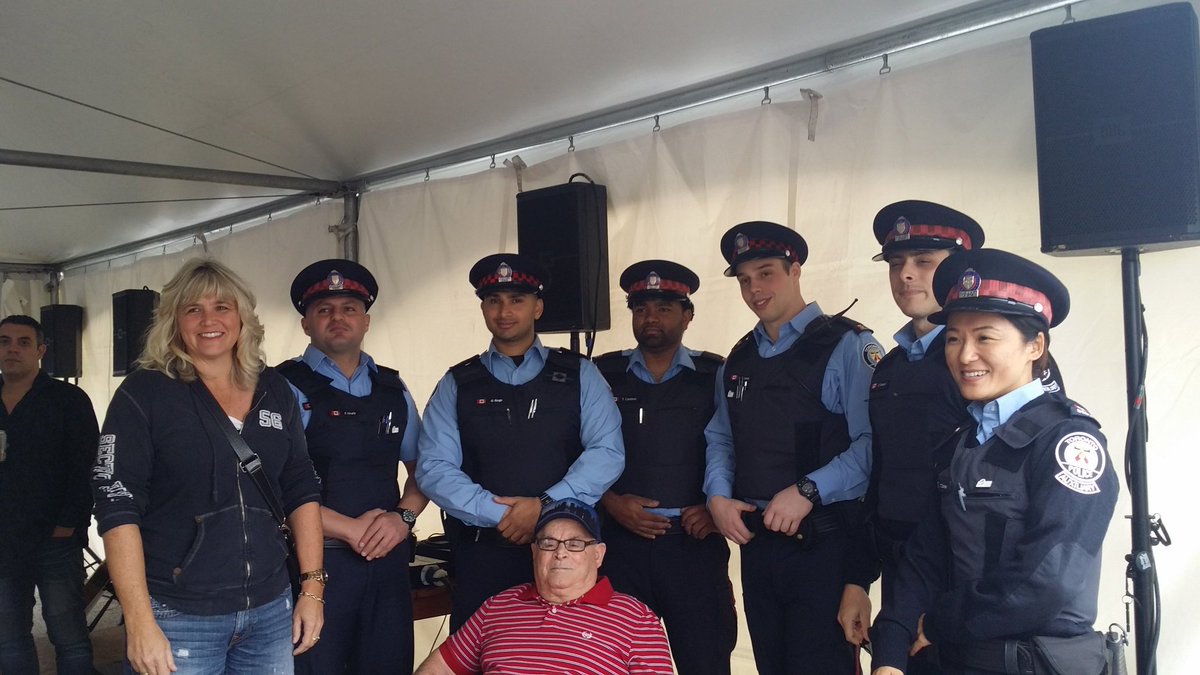TPSAuxFG's tweet photo. Come on over! We need your support - dementia awareness fundraiser - #Domingos Martin #TPS #12div https://t.co/0PjaTjCsY4