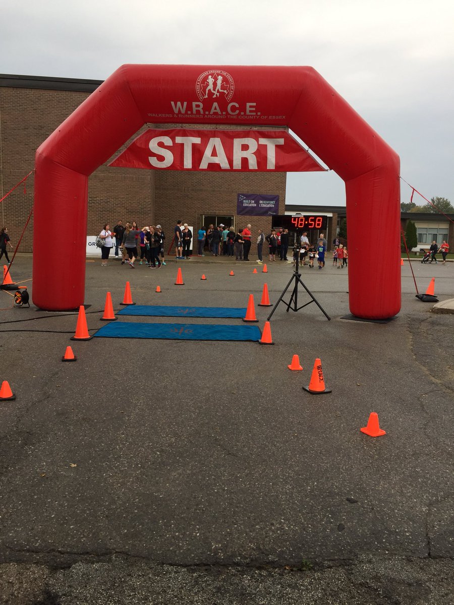 love2teachnrun's tweet photo. Had a great morning helping out at @ICRPS_Sundevils ! #devildash #newFDKplayground https://t.co/Y2e6VQsXDN