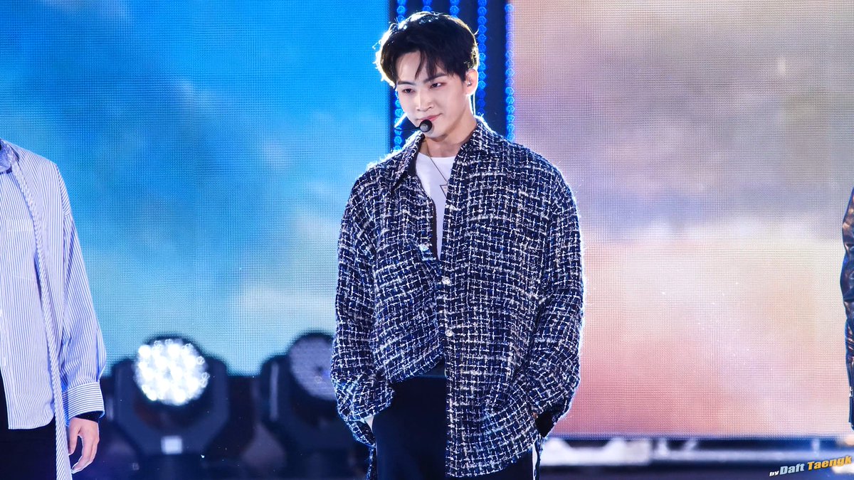 DaftTaengk's tweet photo. 171014 안산 우정슈퍼쇼 - JB(GOT7) 'You Are' 4K 60P 직캠 by DaftTaengk https://t.co/TbhqLHUI6A #갓세븐 #GOT7 #제이비 #JB https://t.co/9DkrCLcjCL