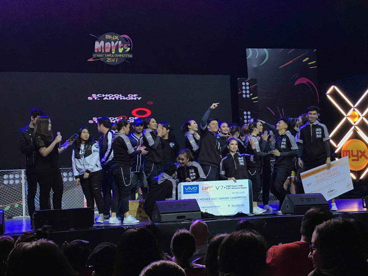 myxglobal's tweet photo. Congrats to the #MYXMoves 2017 Grand Champion - DanSSA from School of Saint Anthony! They get to bring home P100,000 plus P30,000 from Vivo! https://t.co/jD6bKXhcmC