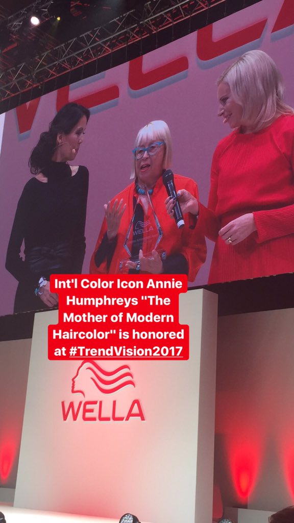 ModernSalon's tweet photo. #trendvision2017 in London, honoring a legend 💜💙❤️ @wellausa https://t.co/3zY3Sl3Grw