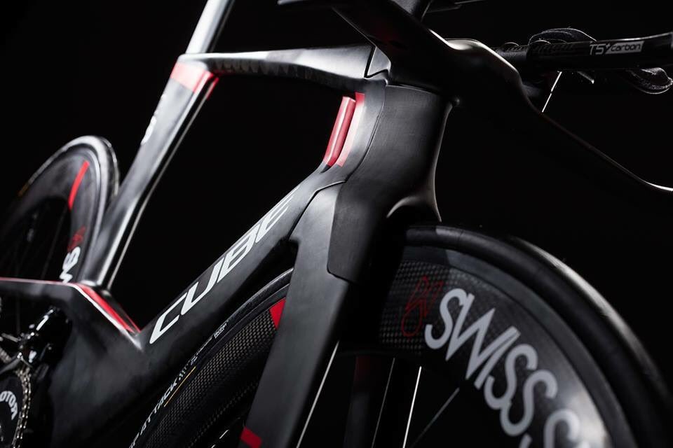 CUBEBIKESNL's tweet photo. Een fiets die past bij al jouw inspanningen. De CUBE Aerium C:68 SLT. #cubebikes #becube #aerium #ironman https://t.co/C4sET4jFOe