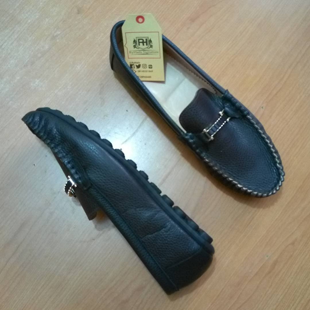 RyHails's tweet photo. Choices...

#RyHails #Patterned #Sneakers #ShoesLover #Style #Designs #HandmadeClassics #Shoes #WhatsApp:08140321869 https://t.co/Z3I2NghuUi