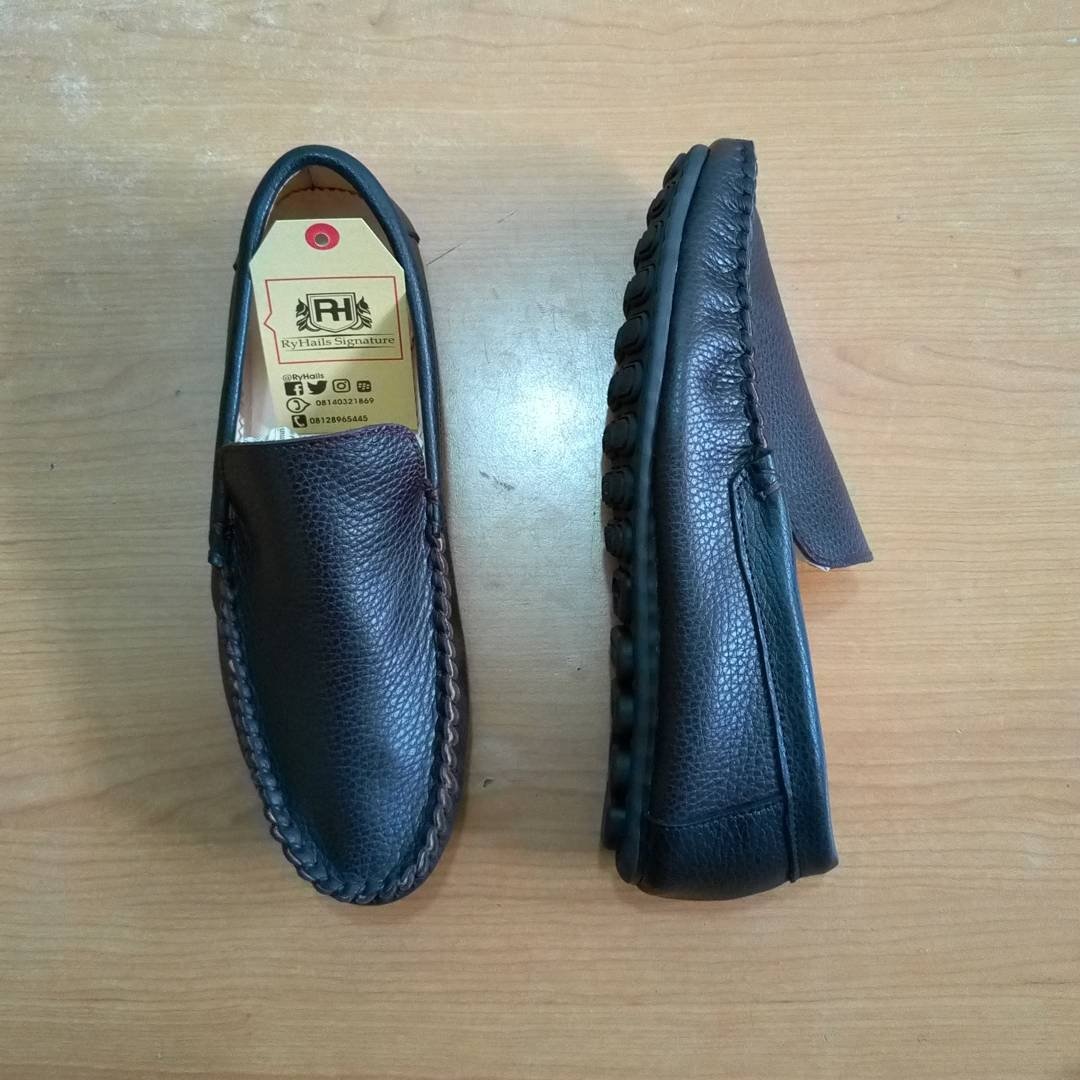 RyHails's tweet photo. Choices...

#RyHails #Patterned #Sneakers #ShoesLover #Style #Designs #HandmadeClassics #Shoes #WhatsApp:08140321869 https://t.co/Z3I2NghuUi