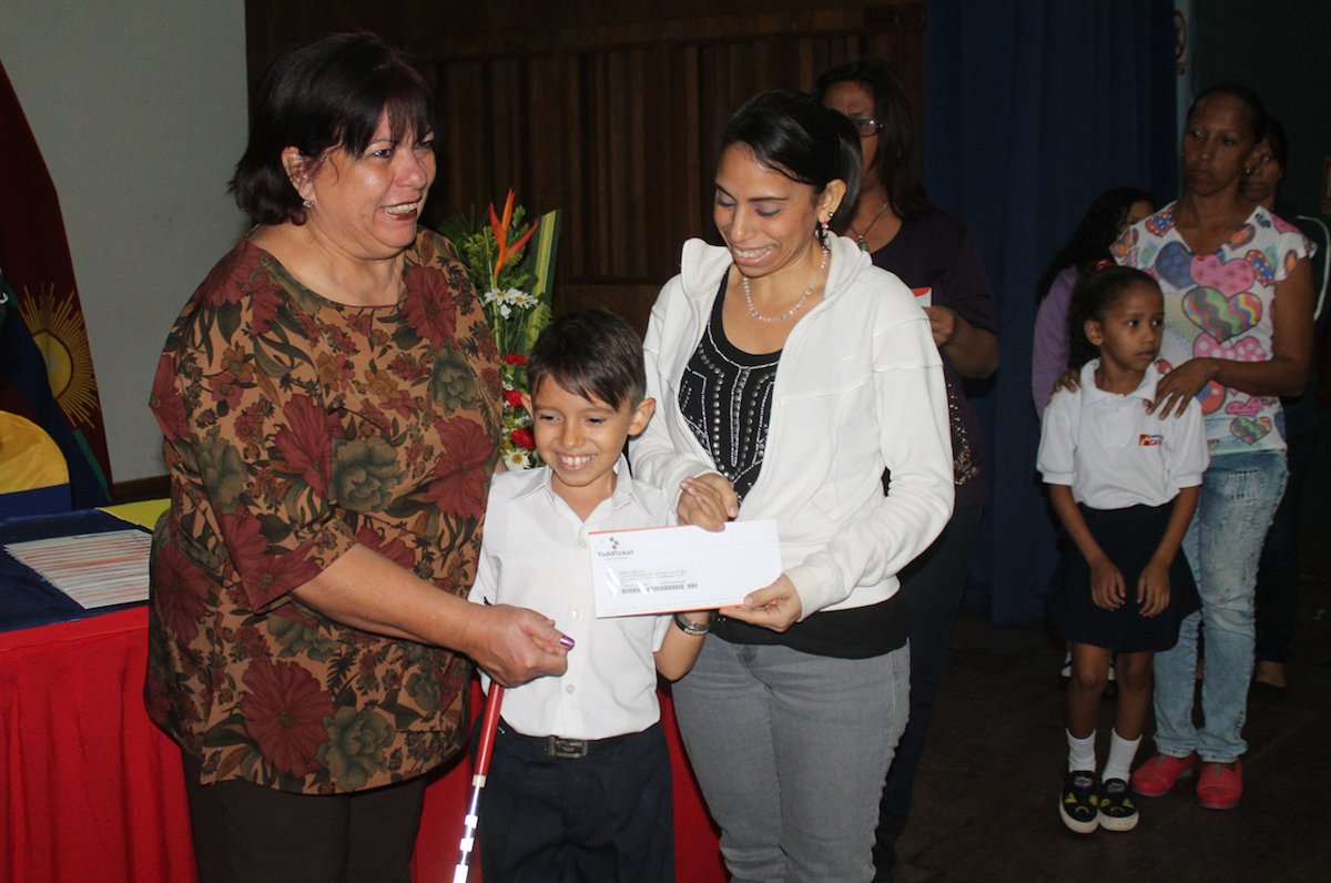CaraboboGB's tweet photo. Gobernación benefició a más de 4 mil carabobeños con becas estudiantiles https://t.co/fomP4SpL6o #CaraboboEnMarcha https://t.co/2Ws6vJe6Yh