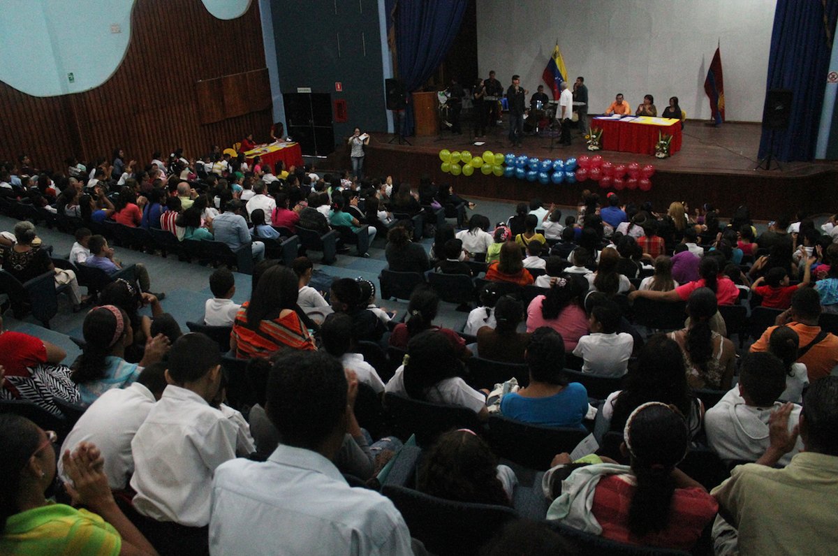 CaraboboGB's tweet photo. Gobernación benefició a más de 4 mil carabobeños con becas estudiantiles https://t.co/fomP4SpL6o #CaraboboEnMarcha https://t.co/2Ws6vJe6Yh