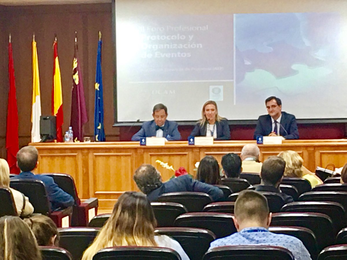 NOAGONPE's tweet photo. #2ProtocoloMurcia Acto de Clausura II Foro Profesional de Protocolo y Organización de Eventos.@aeprotocolo @UCAM https://t.co/BfJKHoItX1