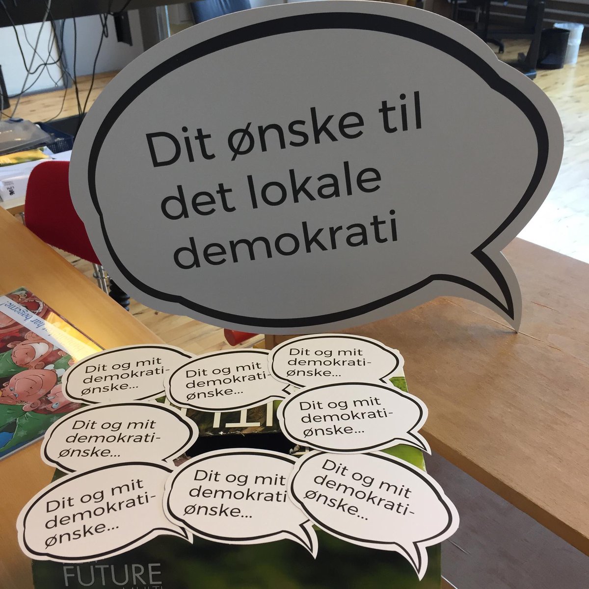 joanhoejlund's tweet photo. God snak om demokrati https://t.co/xVacBe8qzO