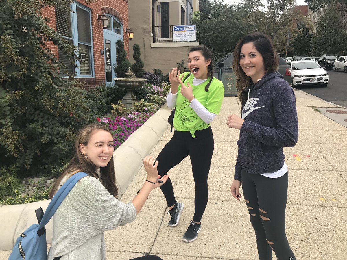 CakeByPotomac's tweet photo. 60% of Hoyas marry other Hoyas #putaringonit #marryahoya #CakeByThePotomac @bighuntGU https://t.co/rPn7Yt2cpe