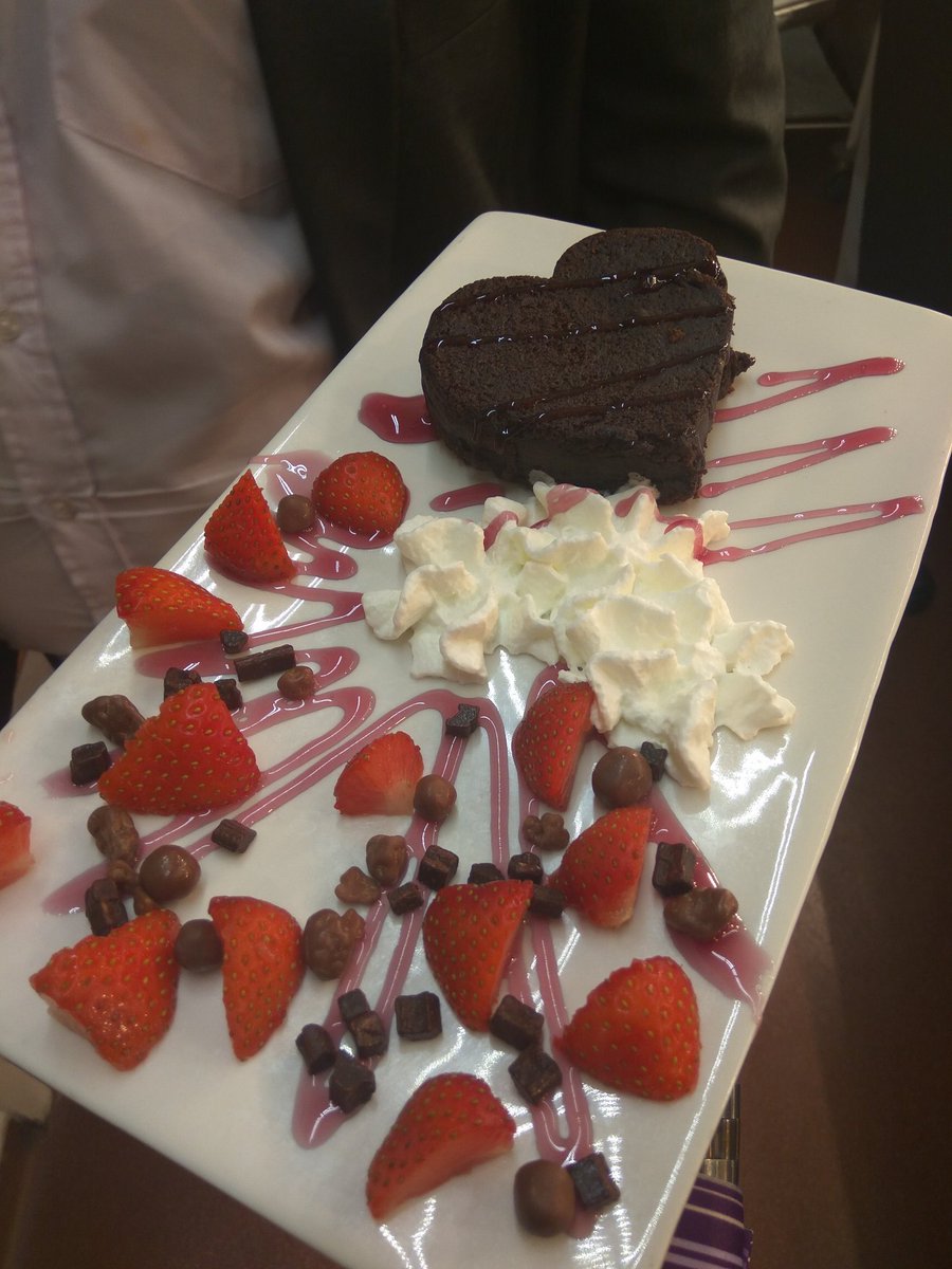 Lovely couple celebrating they honey moon at PI T5💞💕 <a href="/Nitin97034968/">Nitin</a> <a href="/gary_villiers/">Gary De Villiers</a> <a href="/RakeshMistry87/">Rakesh Mistry</a> <a href="/placemadebyyou/">A Place Made By You</a> <a href="/HeathrowAirport/">Heathrow Airport</a>