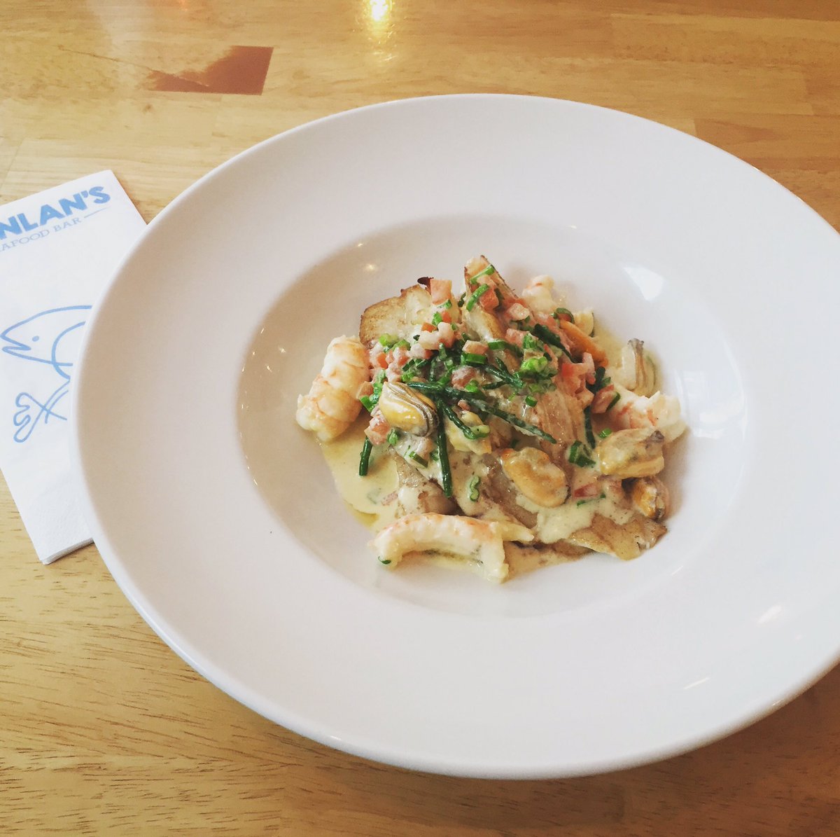 Our special-Pan roasted turbot stuffed with crabmeat finished with prawns , mussel and samphire in a white wine mussel jus #TideToTable 🦀🐠🐬🐟