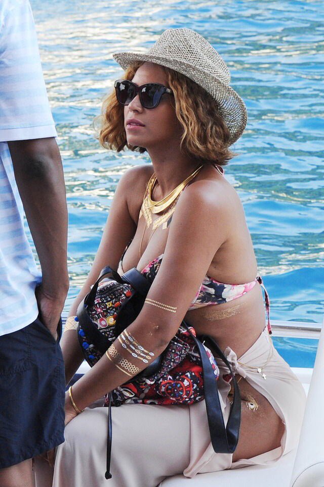 BestBeyoncePics's tweet photo. https://t.co/R7idlX0bo6